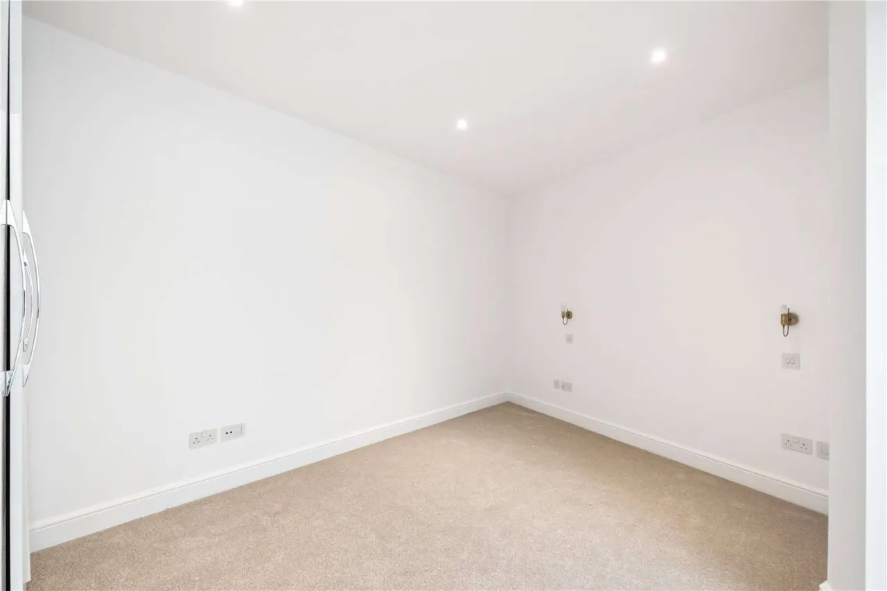 Upper Tooting Park, London, SW17 7SN, photo 8