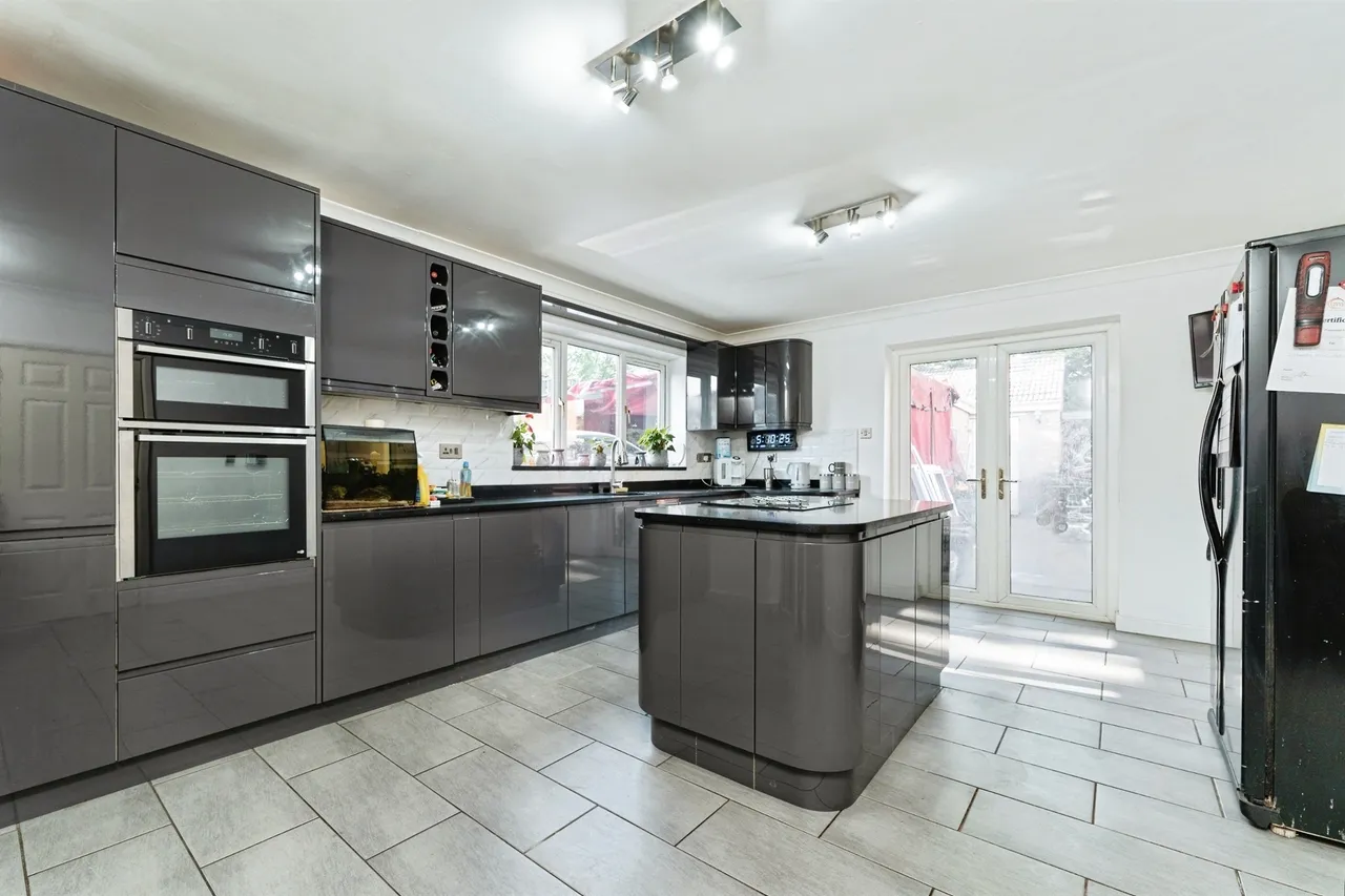 3 bed house for sale — Silver Street, March