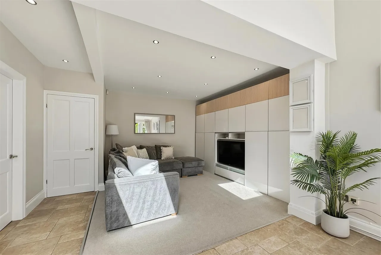 Stockport Road, Timperley, Cheshire WA15 7SR, photo 6