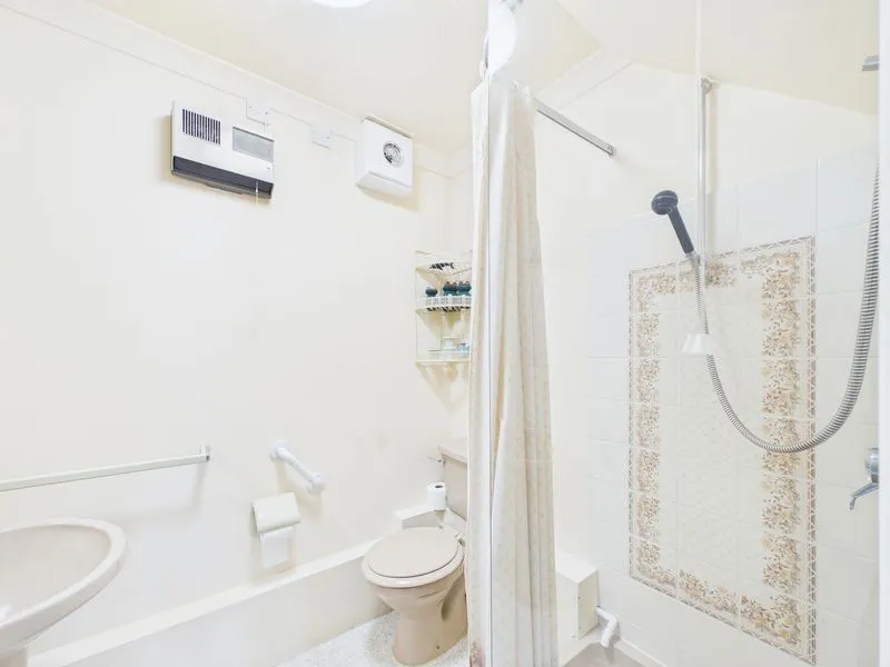 Penhaligon Court, Truro, photo 7