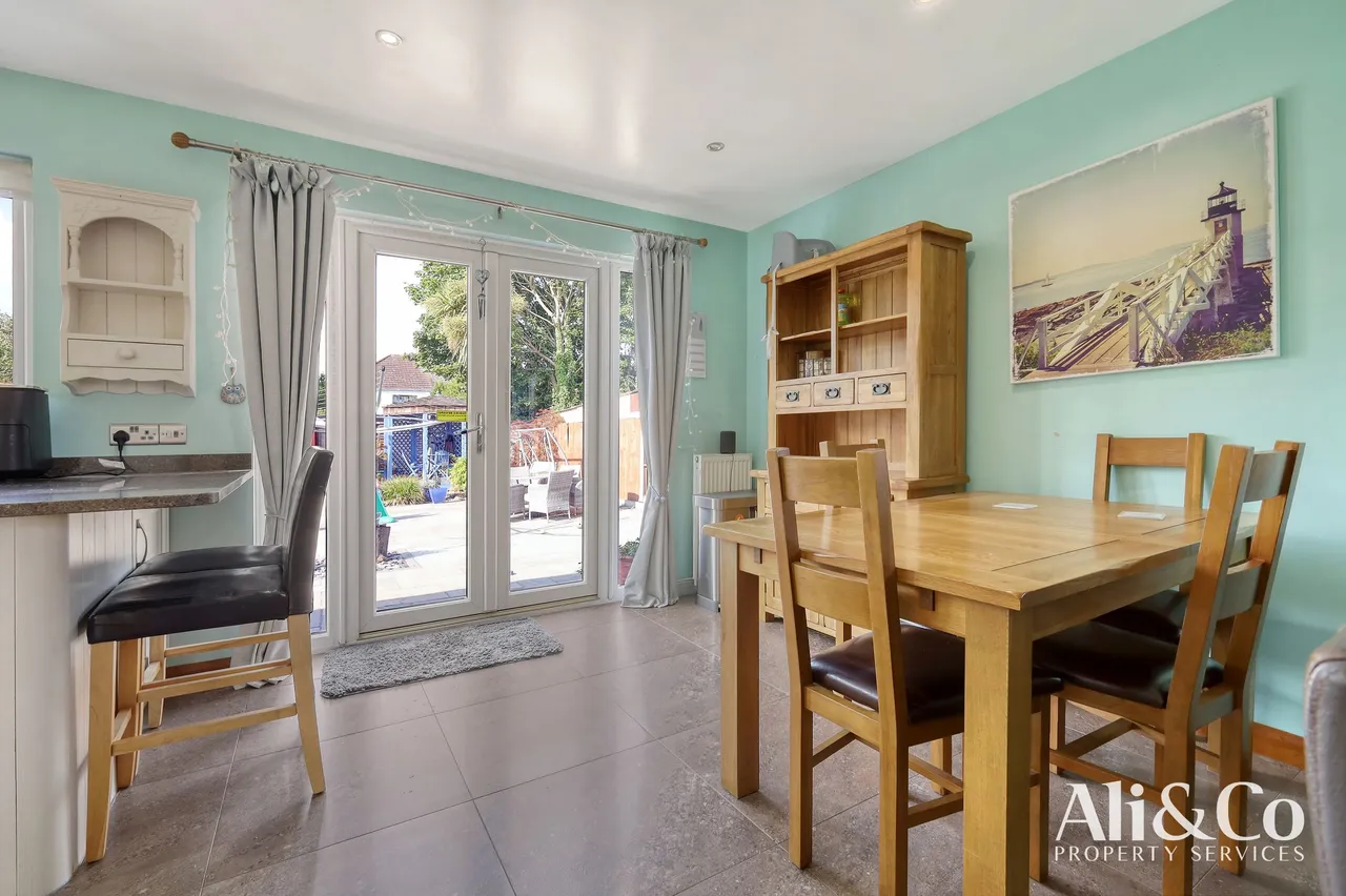 Waverley Gardens, Grays, Essex, RM16 2TJ, photo 5