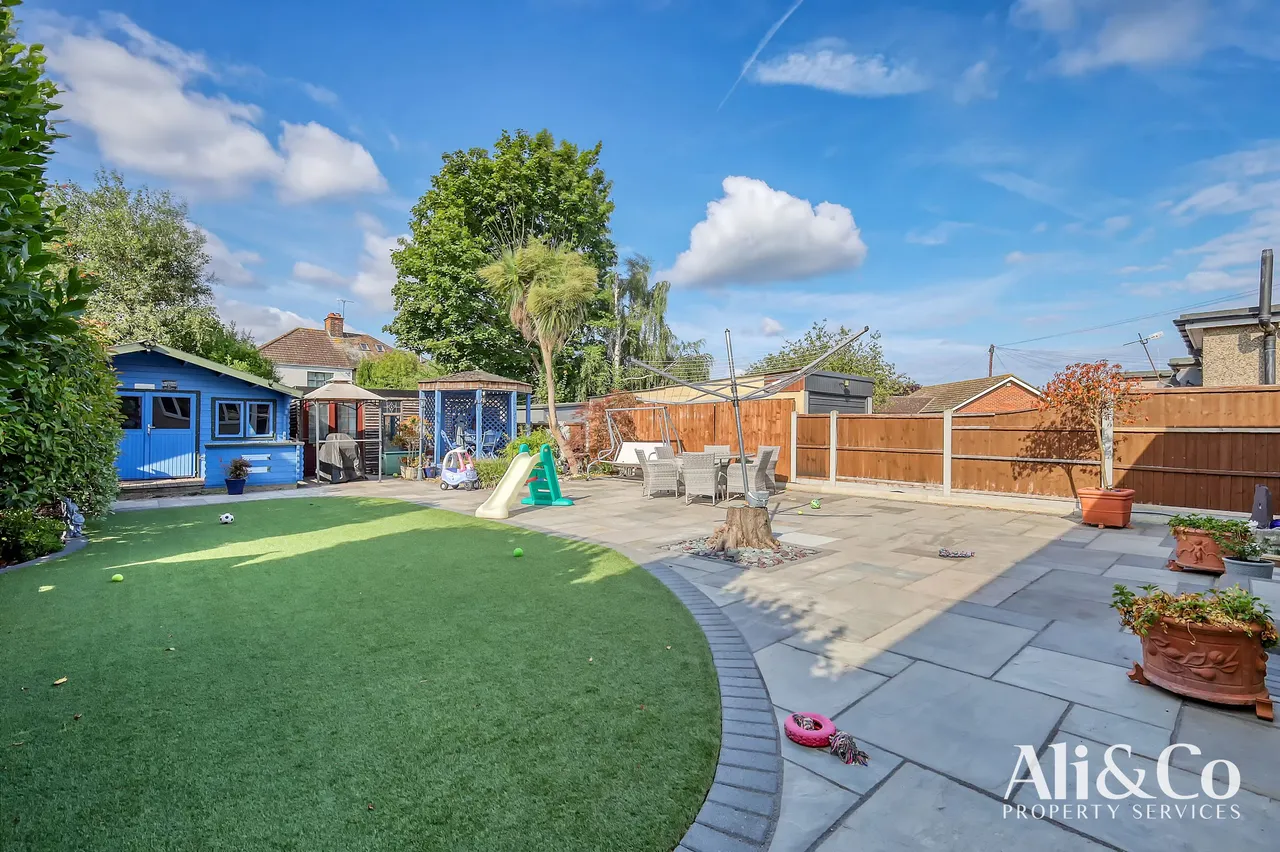 Waverley Gardens, Grays, Essex, RM16 2TJ, photo 16