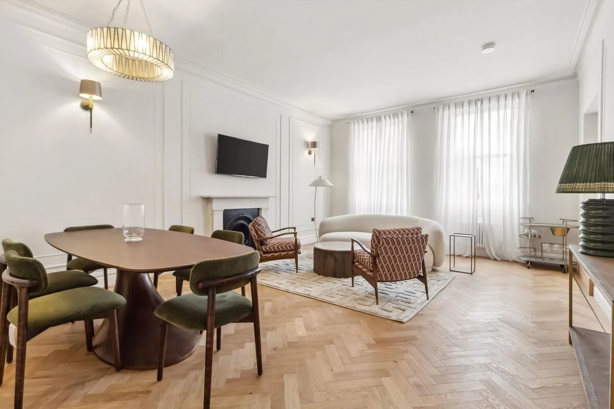 2 bed flat for sale, Roland Gardens, London, SW7