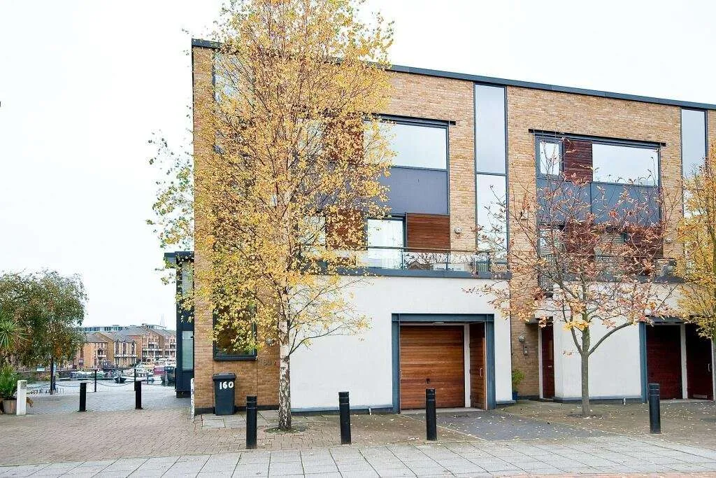 Basin Approach, London, E14, photo 3