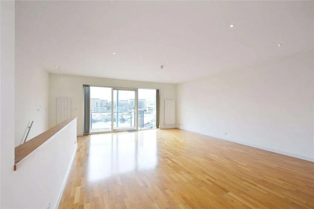 Basin Approach, London, E14, photo 6