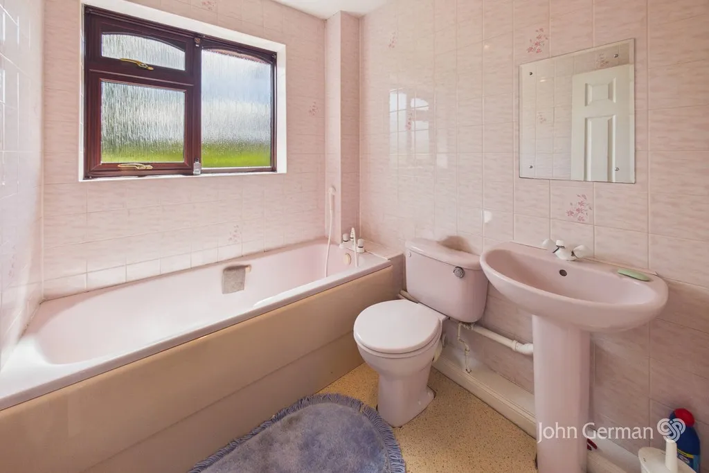 Blounts Drive, Uttoxeter, photo 16