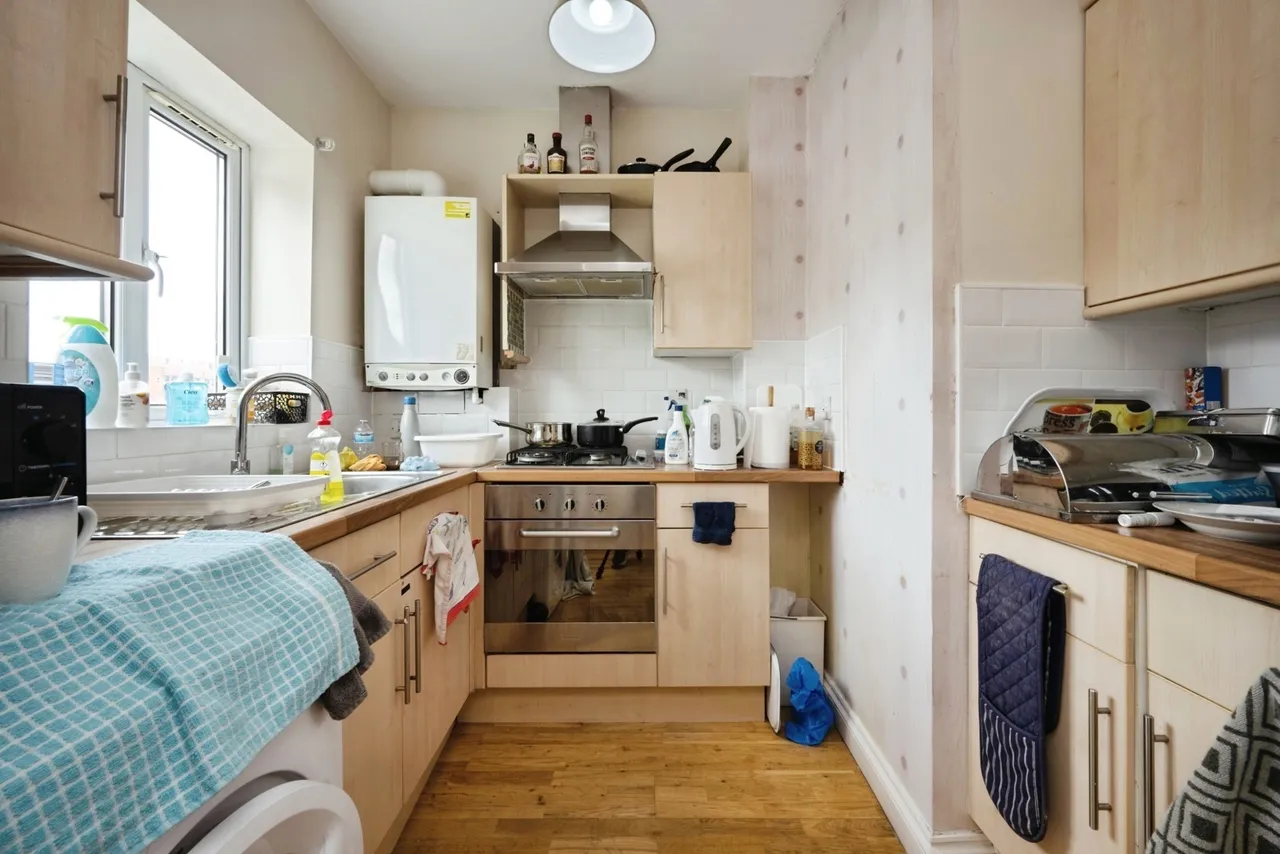 Buxton Road, Luton, Bedfordshire, LU1, photo 3
