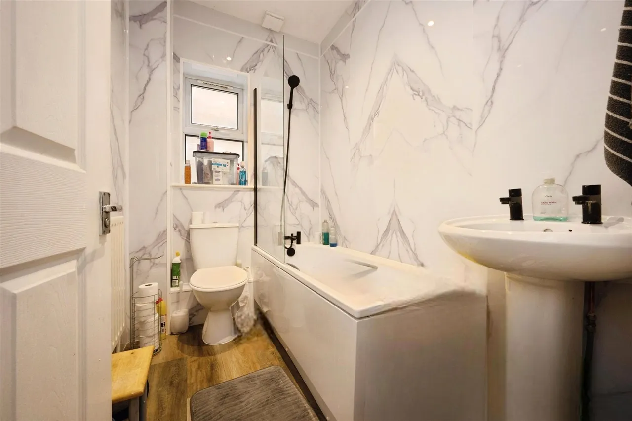 Buxton Road, Luton, Bedfordshire, LU1, photo 6