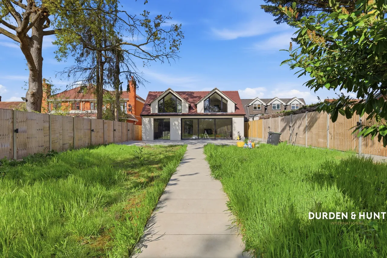 Tomswood Road, Chigwell, IG7, photo 18