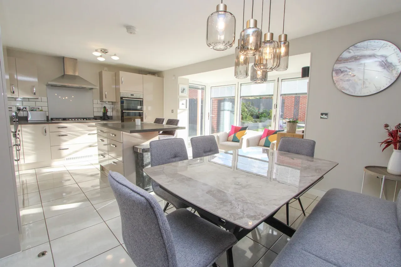 Wainblade Court, Yate, photo 7