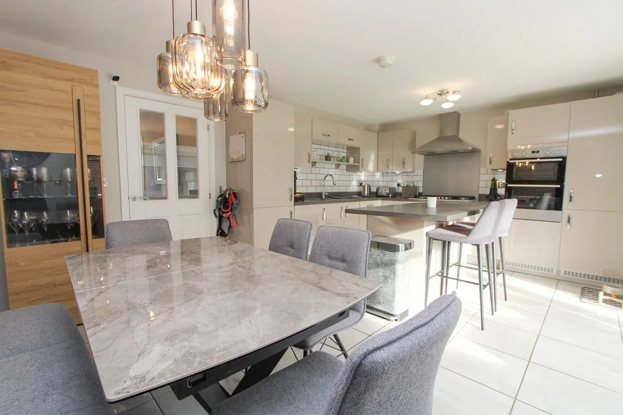 Wainblade Court, Yate, photo 6