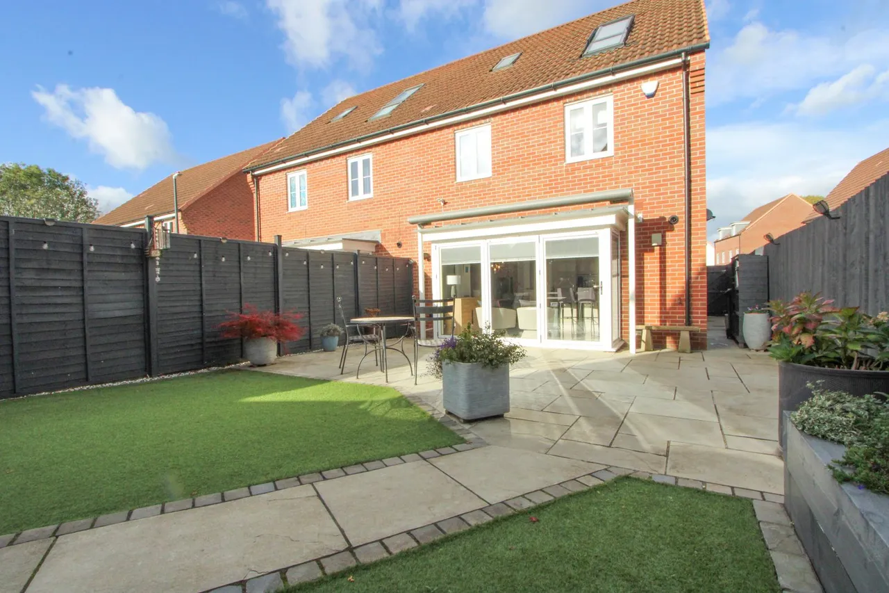 Wainblade Court, Yate, photo 31
