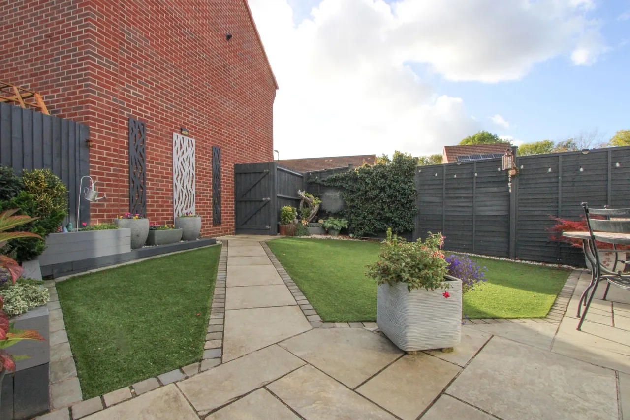 Wainblade Court, Yate, photo 33