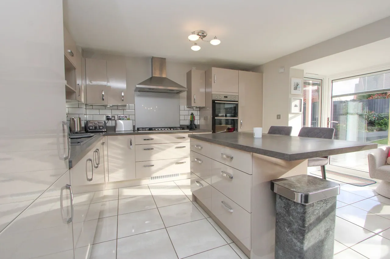 Wainblade Court, Yate, photo 11