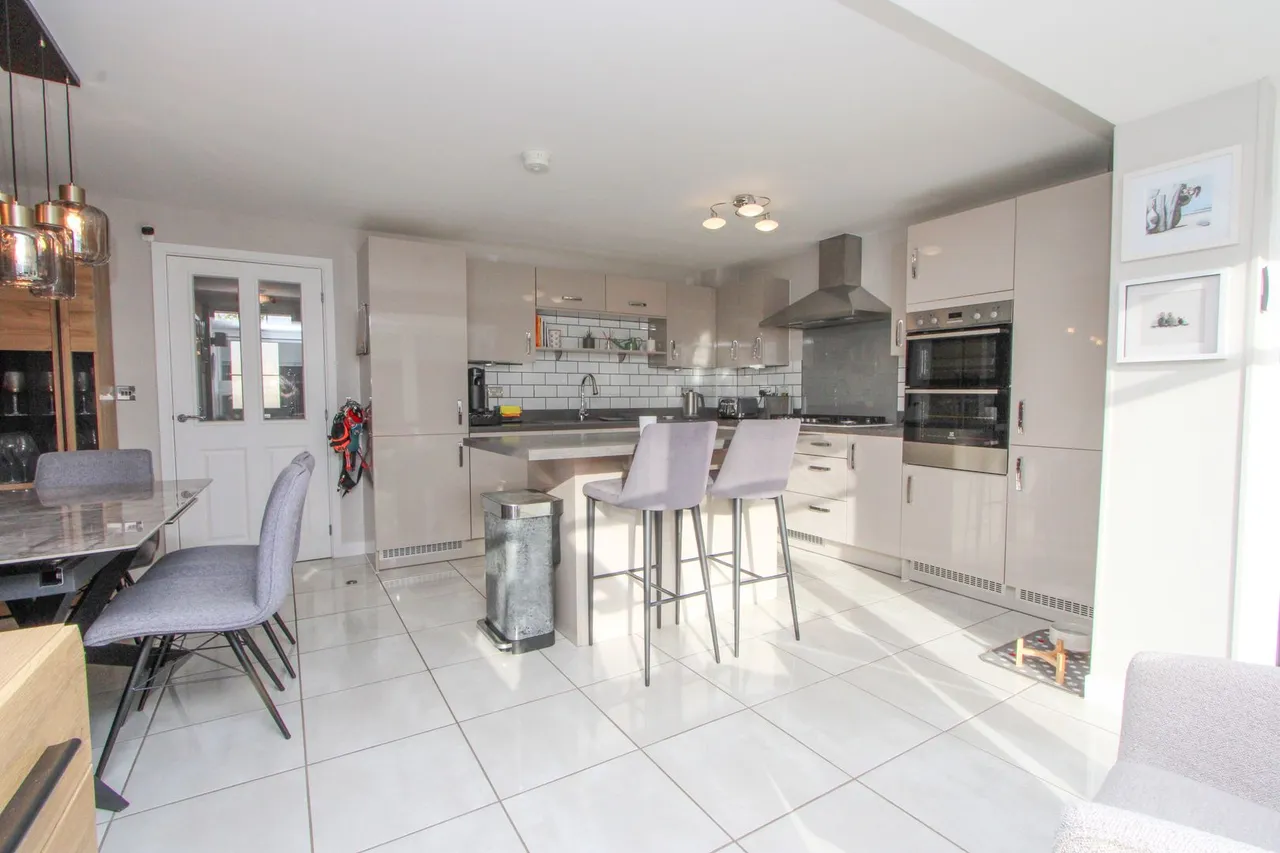 Wainblade Court, Yate, photo 12
