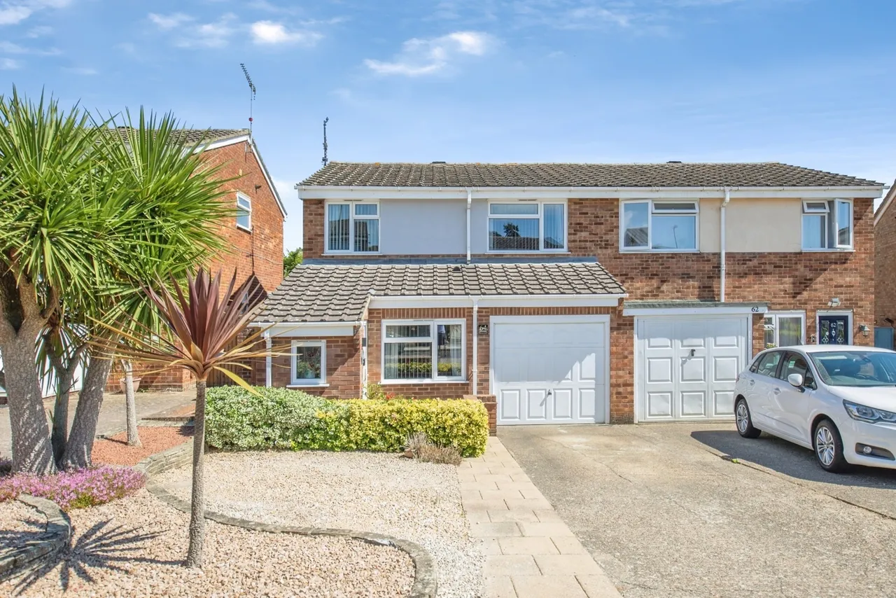 3 bed house for sale — Holcombe Crescent, Ipswich, Suffolk, IP2