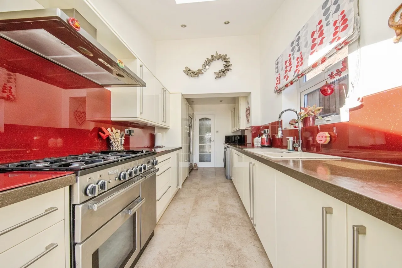 Holcombe Crescent, Ipswich, Suffolk, IP2, photo 9