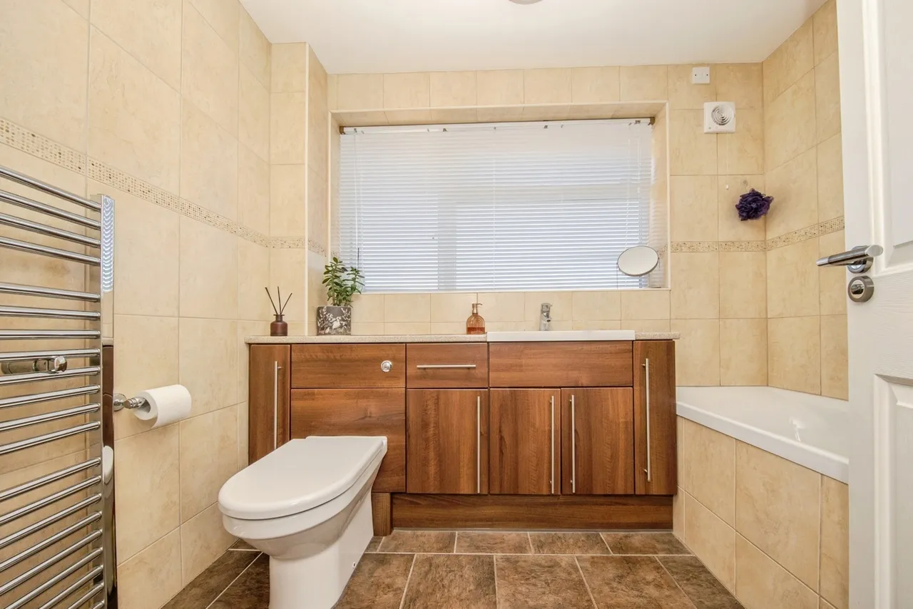 Holcombe Crescent, Ipswich, Suffolk, IP2, photo 14