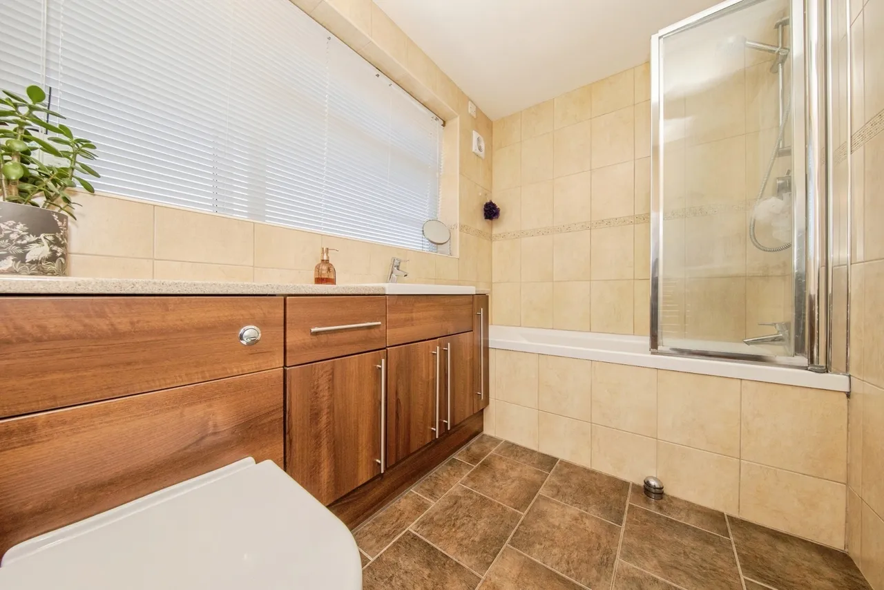 Holcombe Crescent, Ipswich, Suffolk, IP2, photo 15