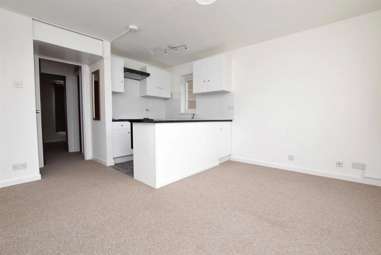Columbine Way, Harold Wood, RM3 0XN, photo 5