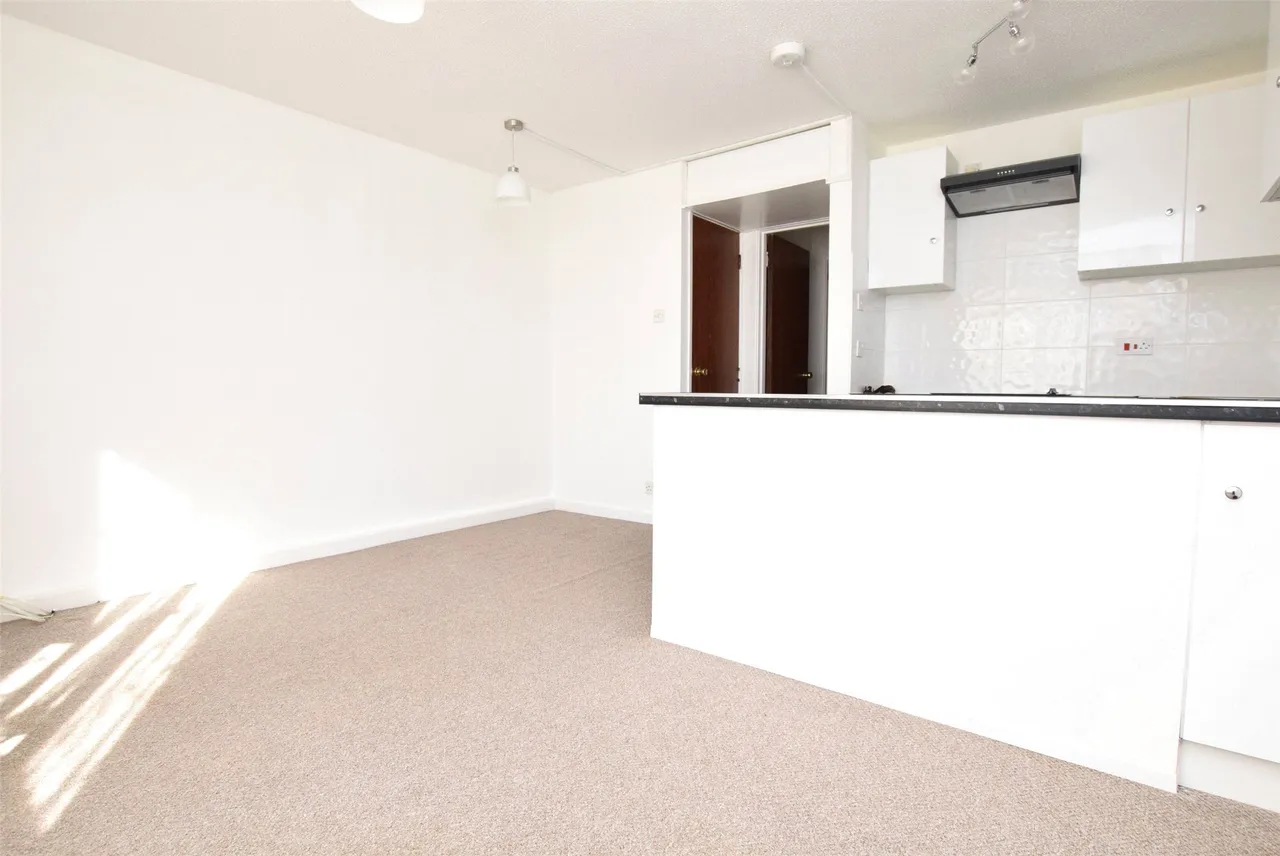 Columbine Way, Harold Wood, RM3 0XN, photo 3