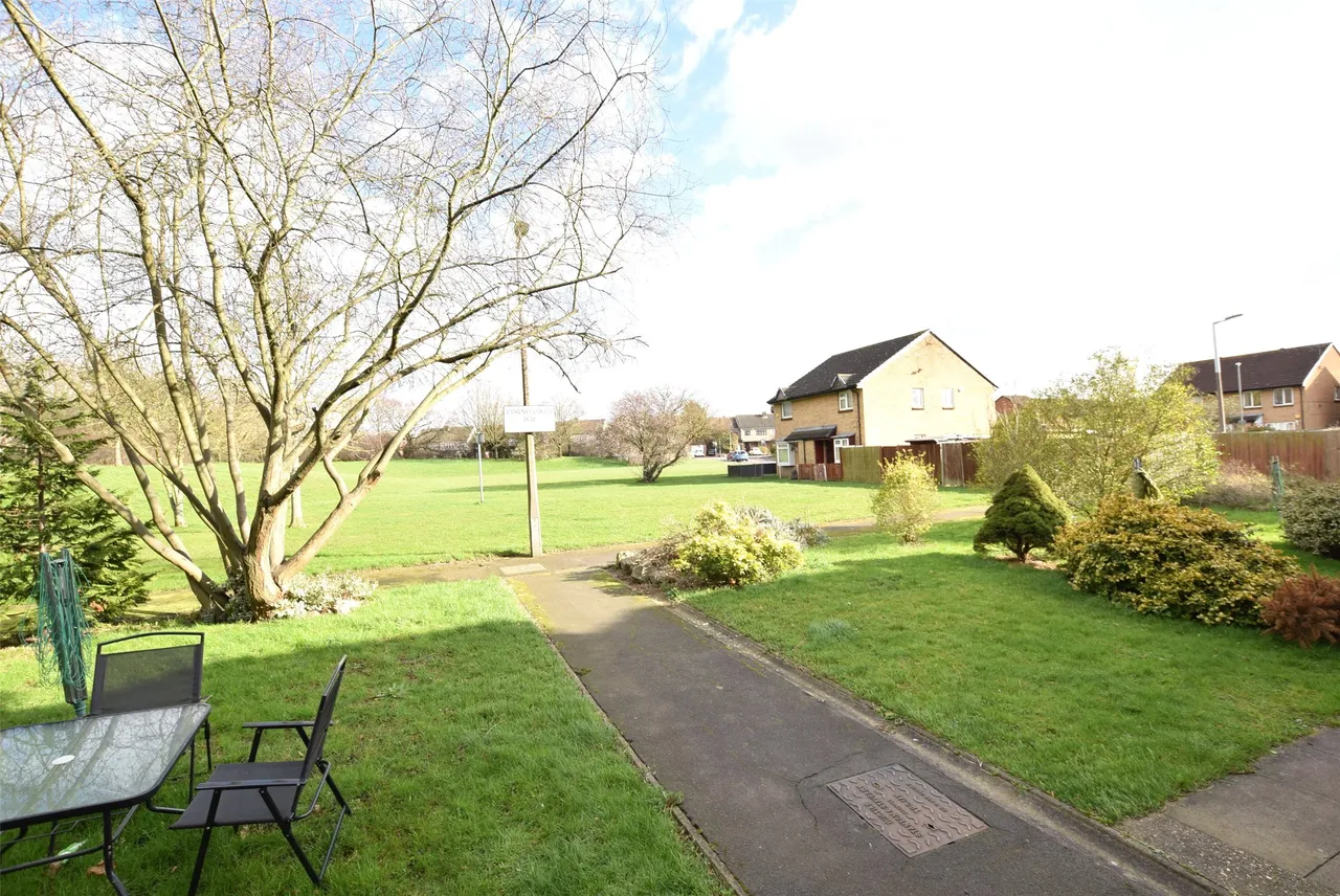 Columbine Way, Harold Wood, RM3 0XN, photo 9