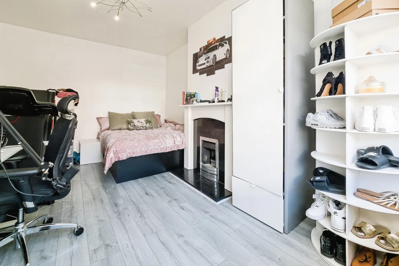 Leighton Avenue, London, E12, photo 2