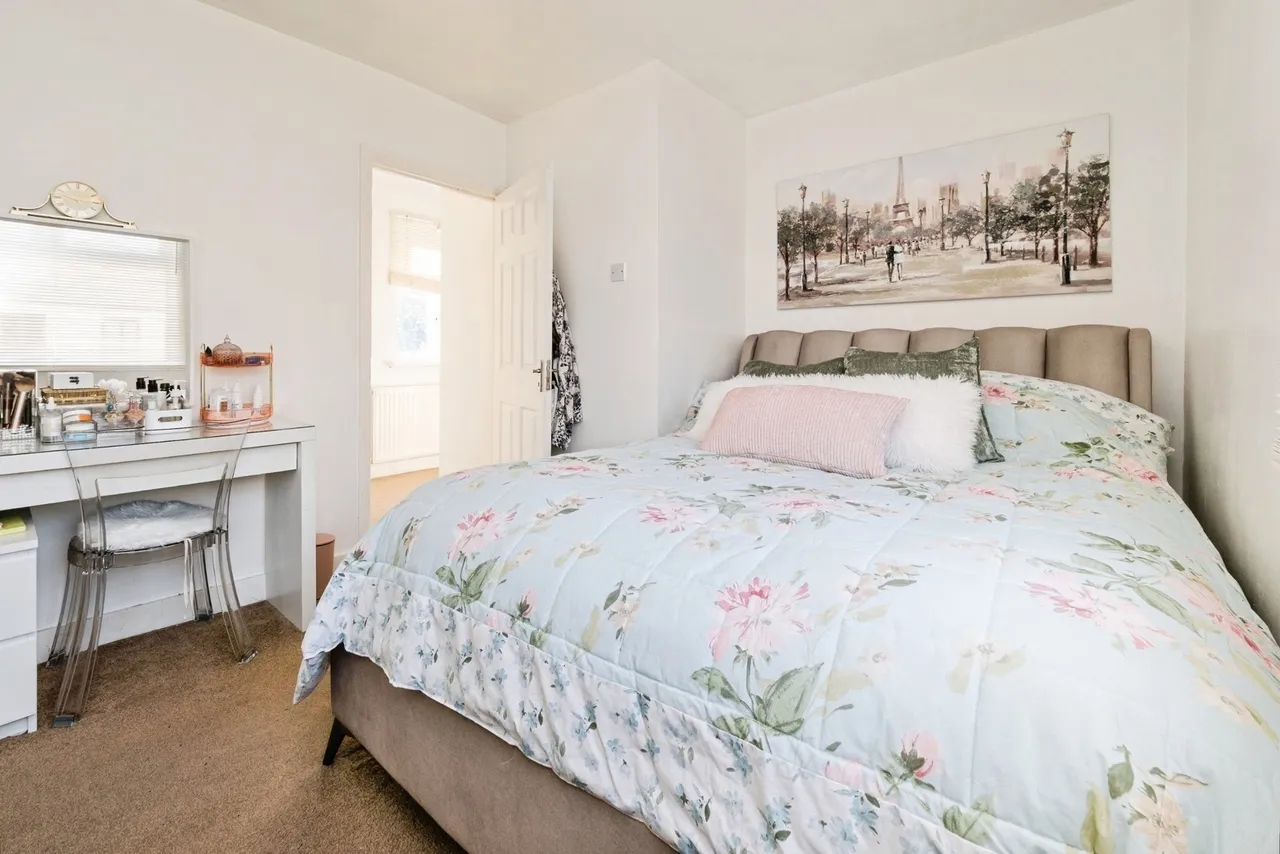 Leighton Avenue, London, E12, photo 8