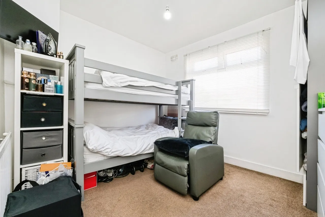 Leighton Avenue, London, E12, photo 13