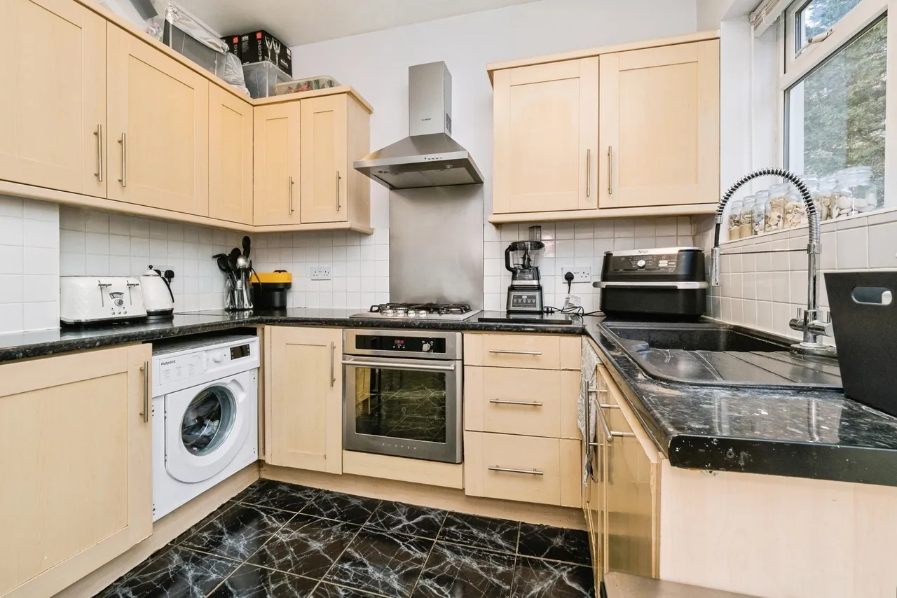 Leighton Avenue, London, E12, photo 6