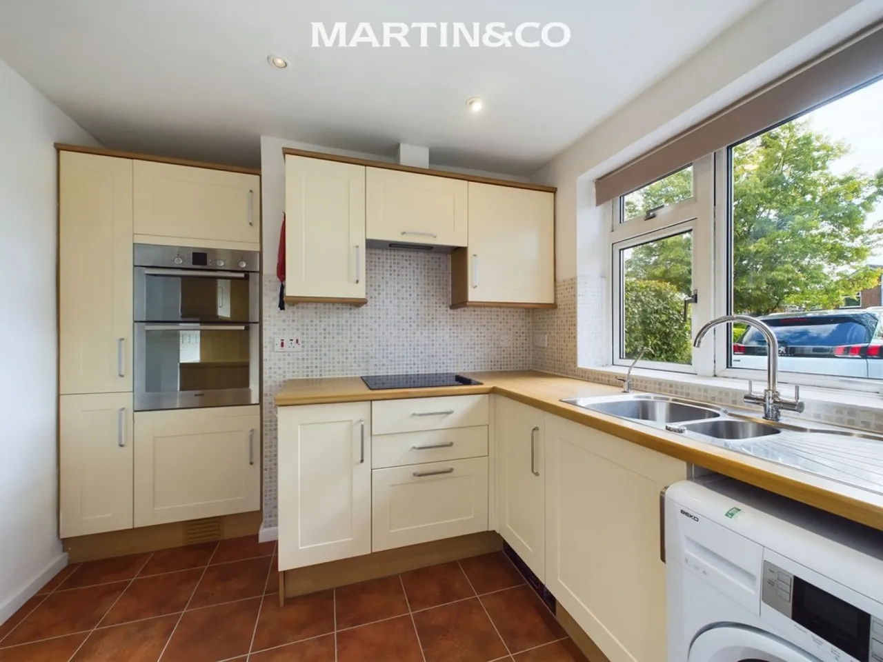 Oaklands Drive, Wokingham, photo 6