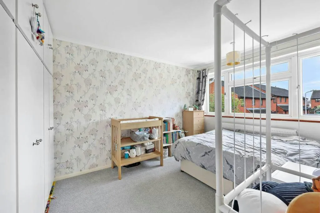 Navarre Gardens, Romford, RM5, photo 11