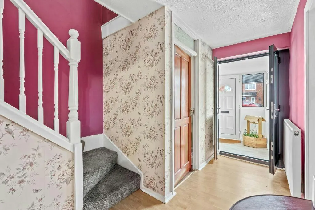 Navarre Gardens, Romford, RM5, photo 2