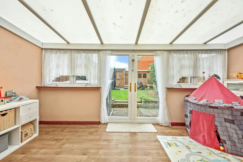 Navarre Gardens, Romford, RM5, photo 9