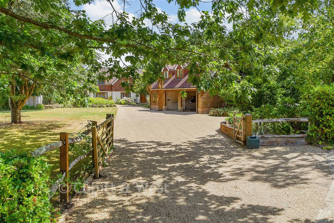 Stall House Lane, North Heath, RH20, photo 21
