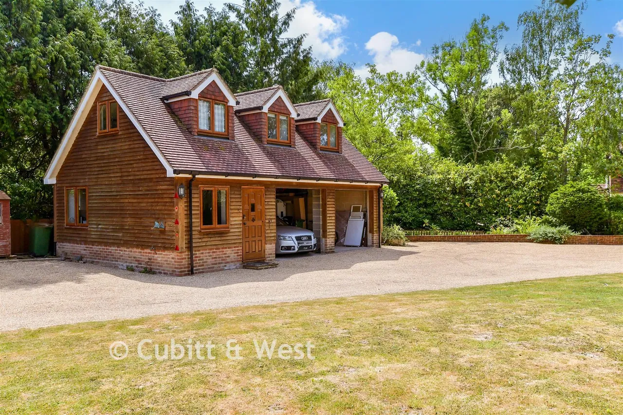 Stall House Lane, North Heath, RH20, photo 13