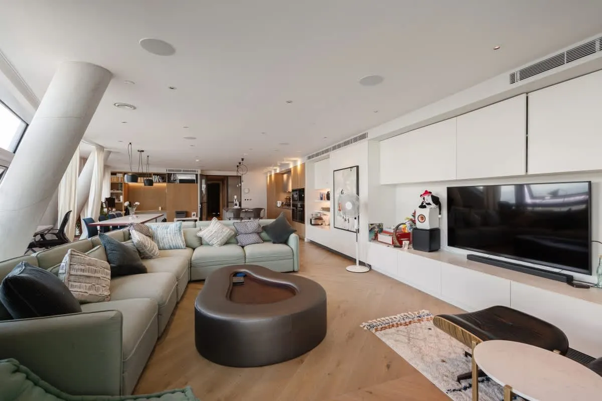 3 bed flat for sale, Southwark Bridge Road, London, SE1