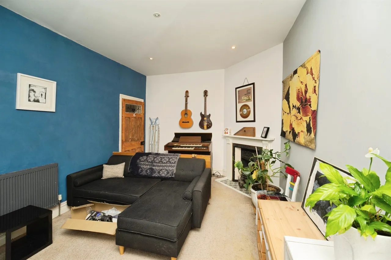 Bradford Road, Wakefield, photo 7