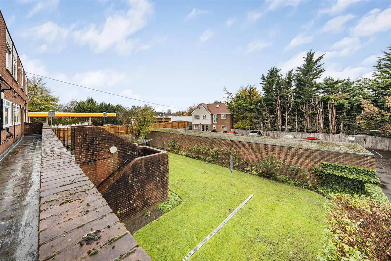Clarence Road, Windsor, SL4 5BG, photo 9