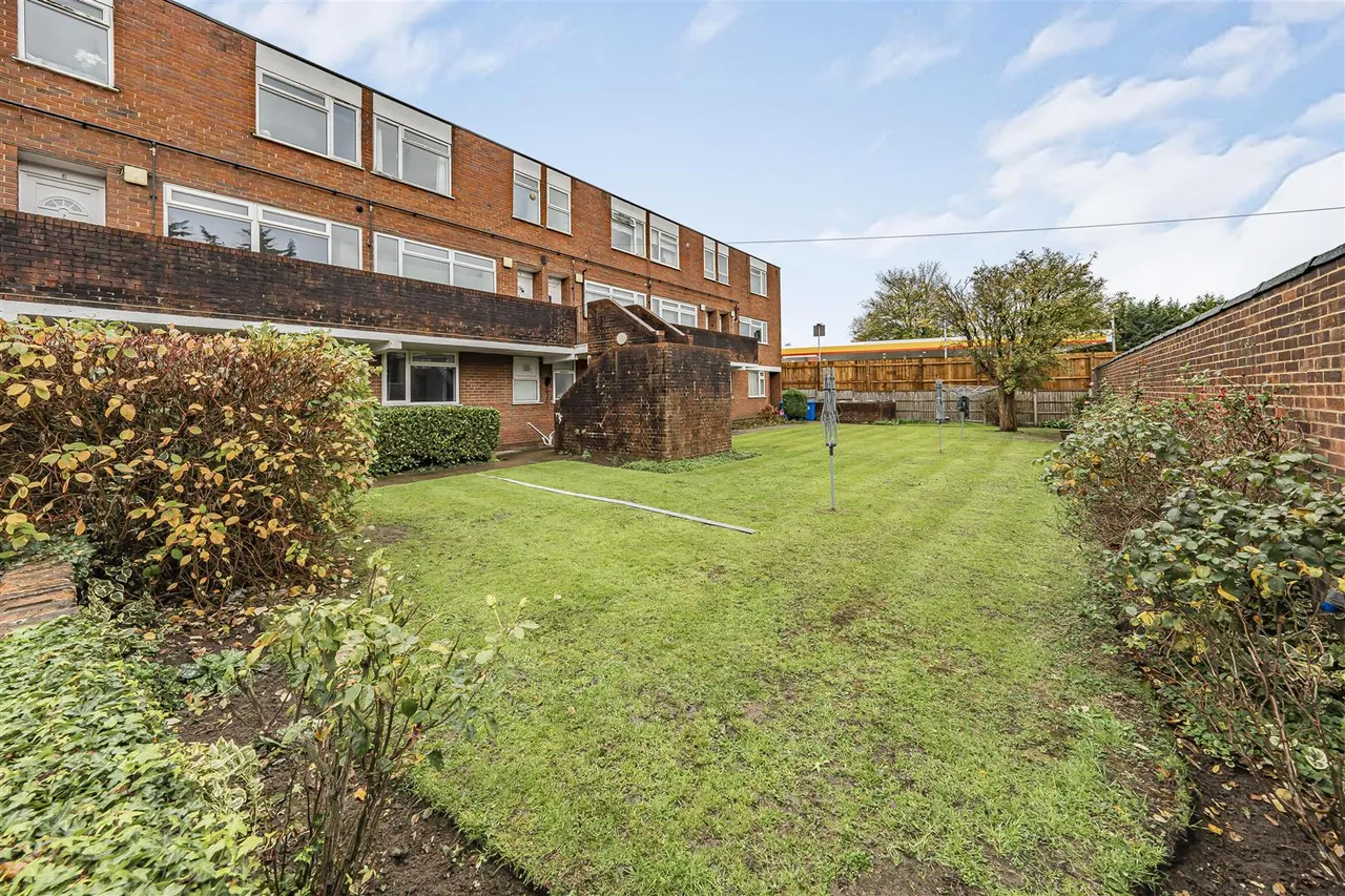 Clarence Road, Windsor, SL4 5BG, photo 11