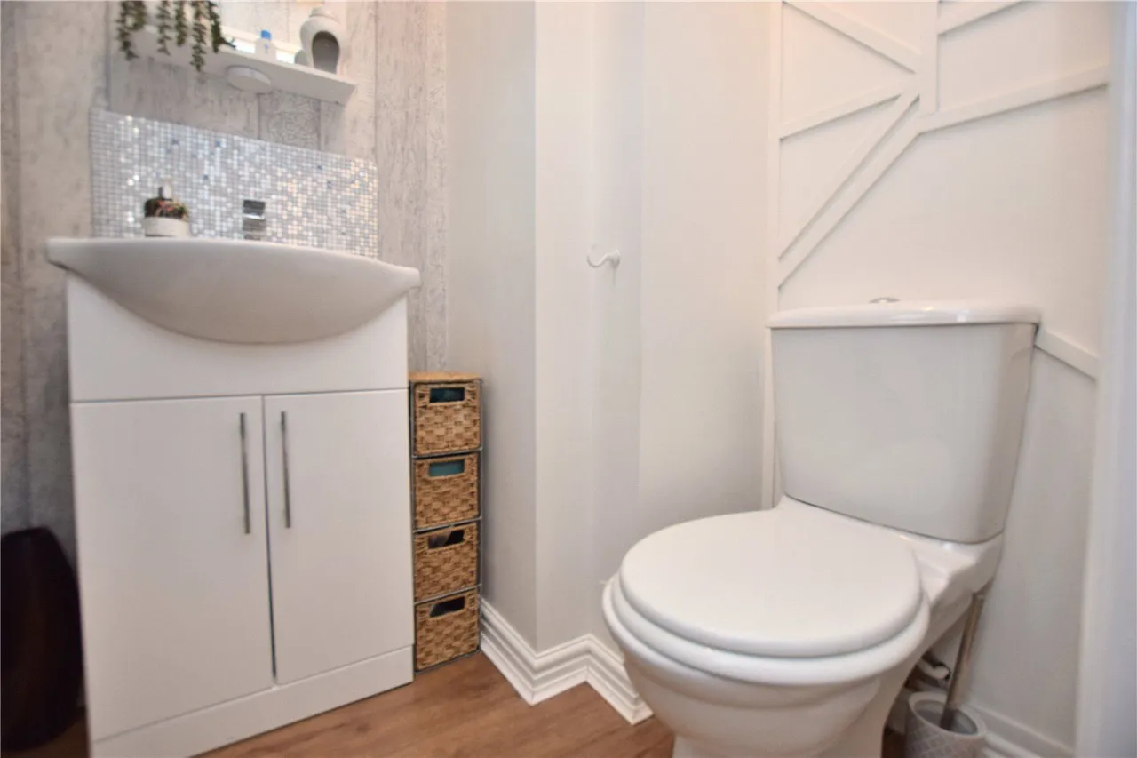Whinmoor Way, Leeds, LS14, photo 14