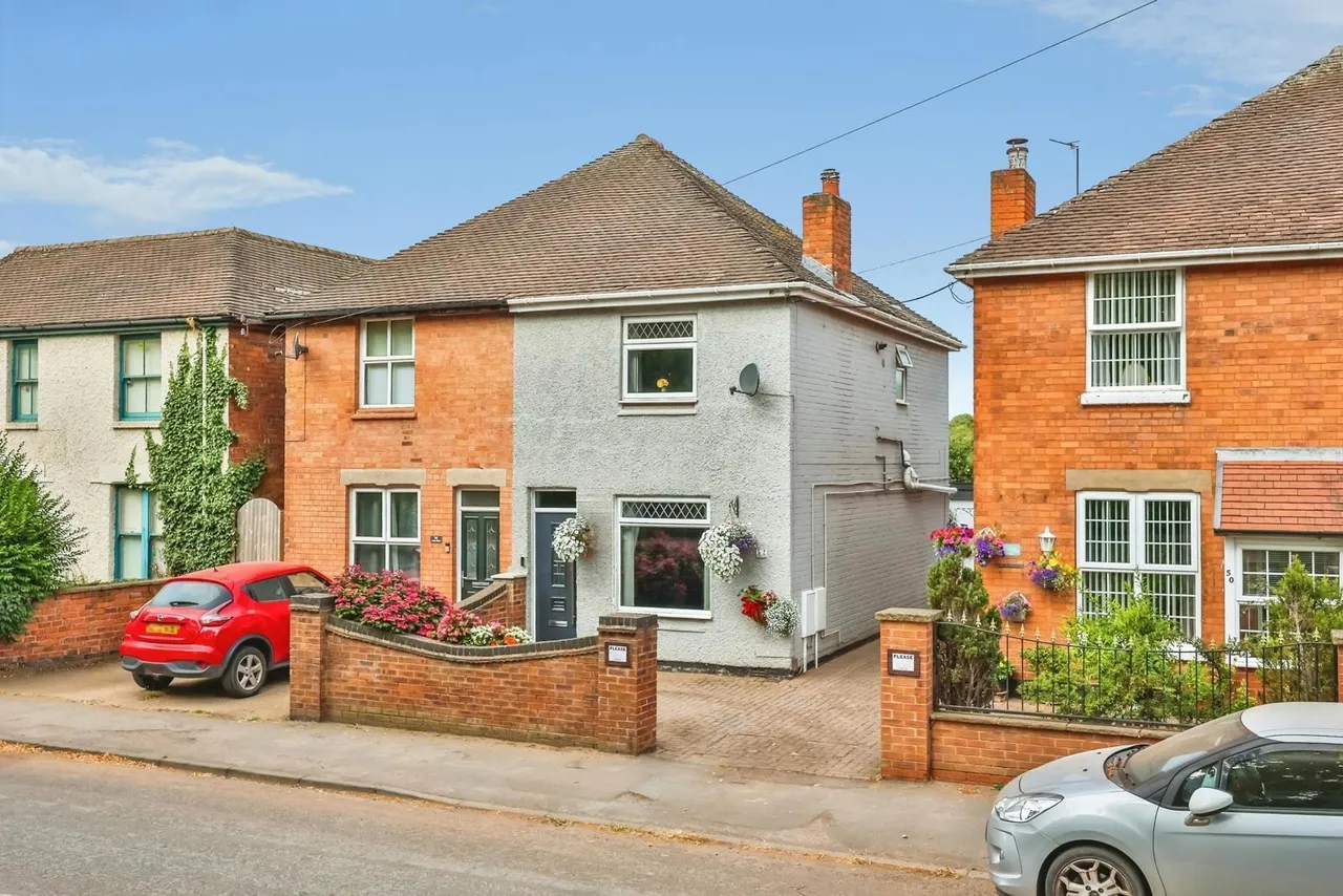 3 bed house for sale, Leake Road, Gotham, NG11