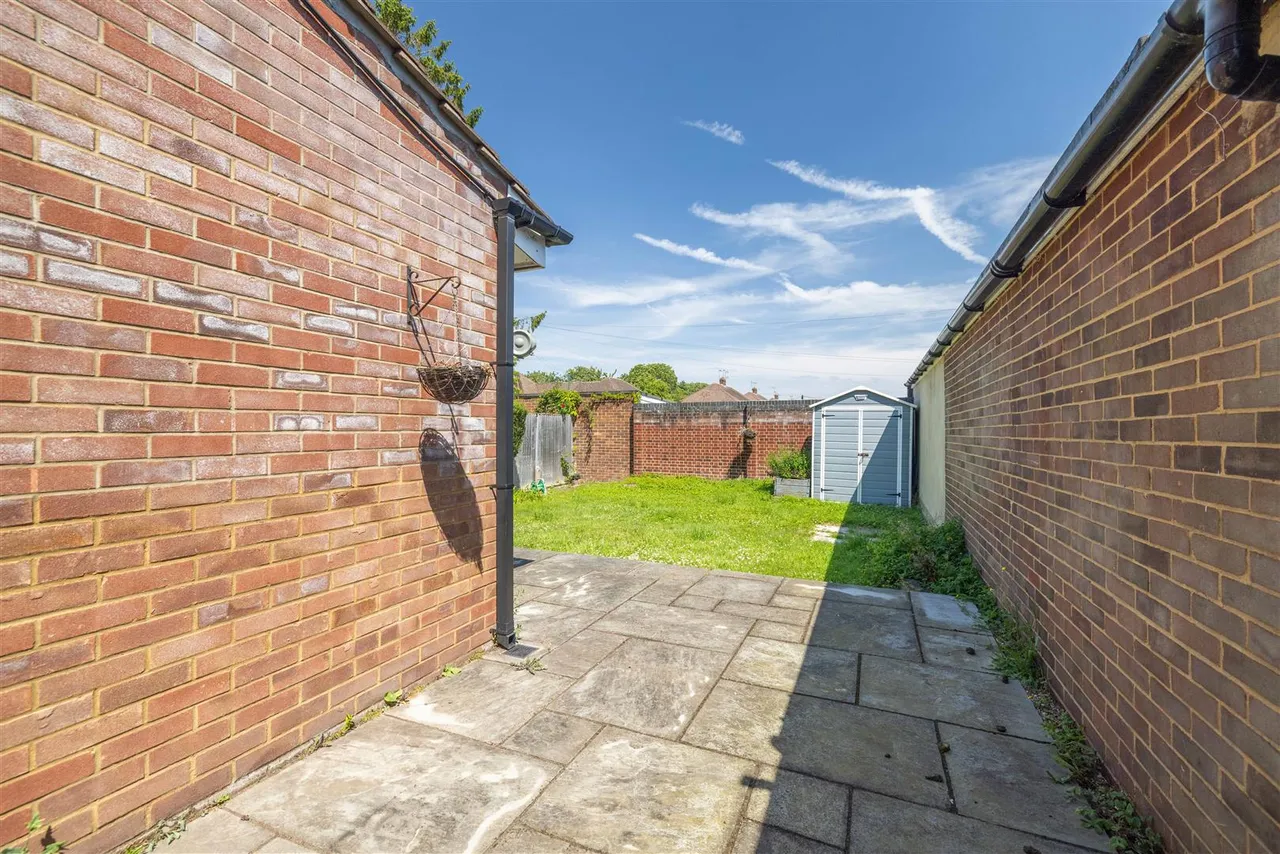 Peel Close, Windsor, SL4 3NP, photo 18