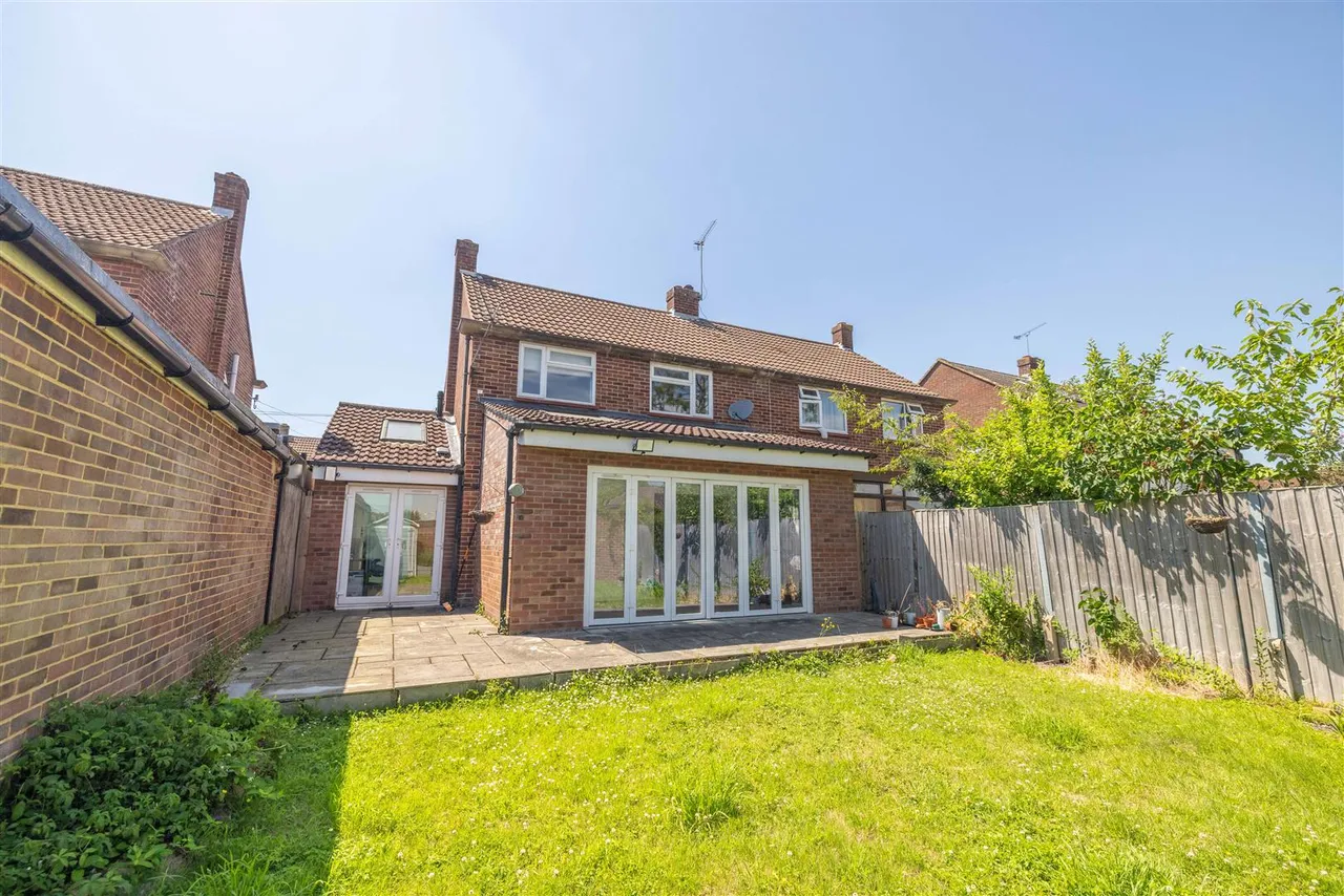 Peel Close, Windsor, SL4 3NP, photo 19