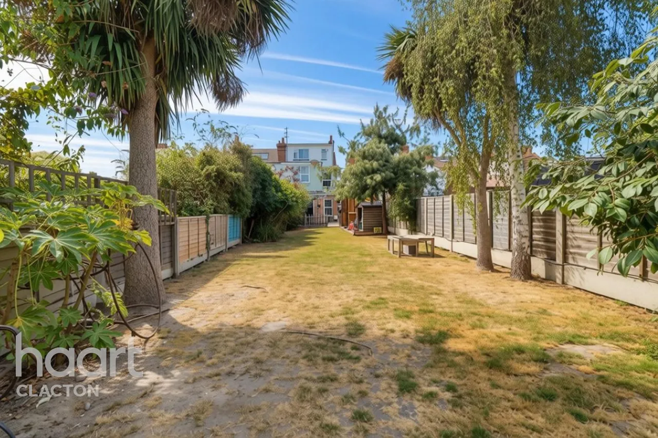 Walton Road, Clacton-On-Sea, CO15, photo 22