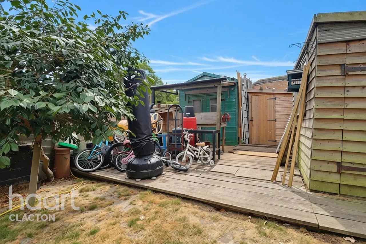 Walton Road, Clacton-On-Sea, CO15, photo 21