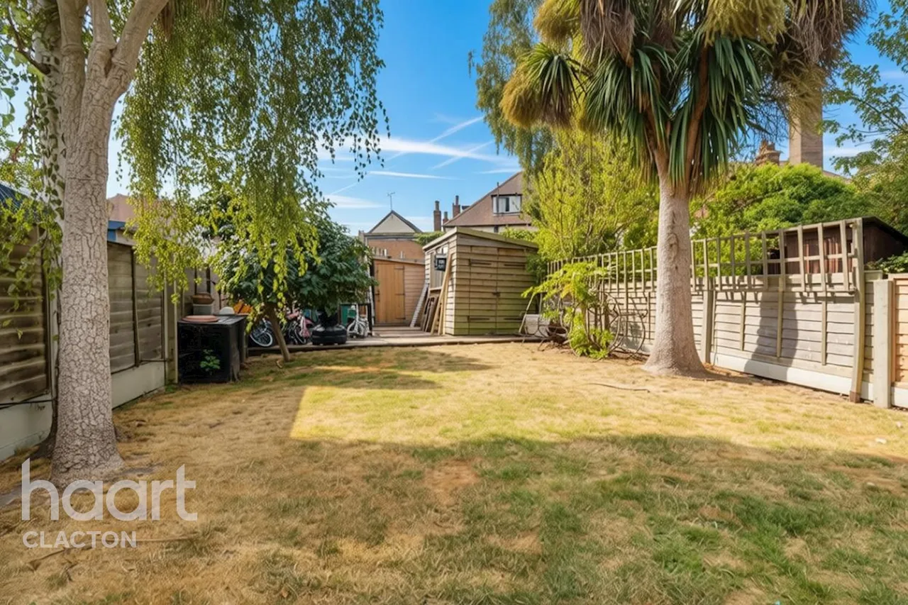 Walton Road, Clacton-On-Sea, CO15, photo 20