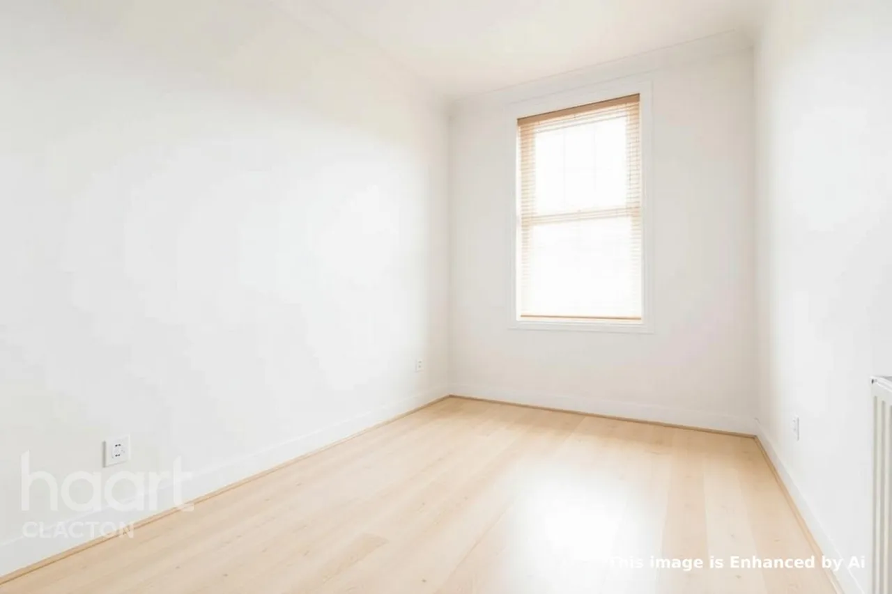 Walton Road, Clacton-On-Sea, CO15, photo 11