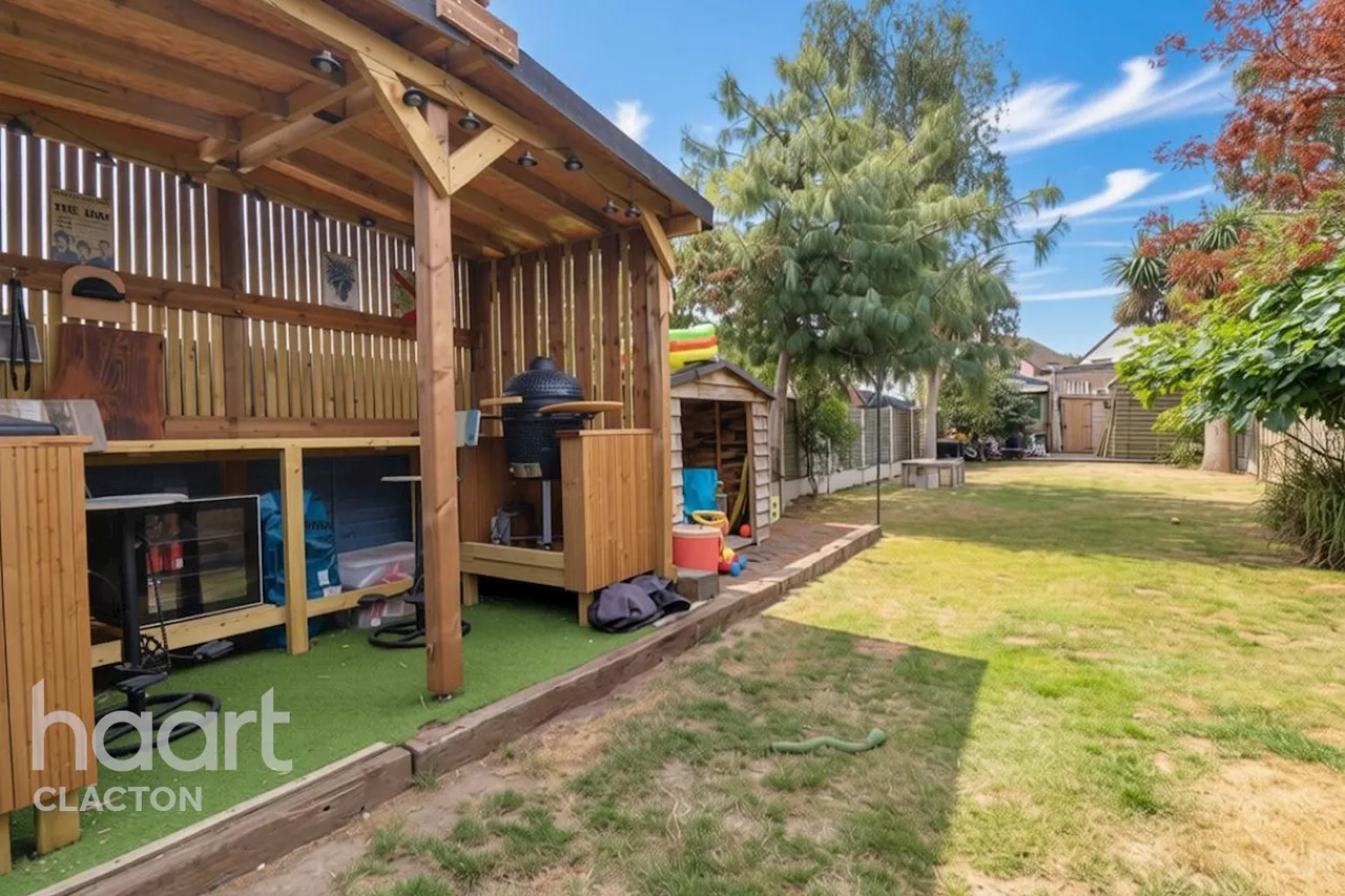 Walton Road, Clacton-On-Sea, CO15, photo 19