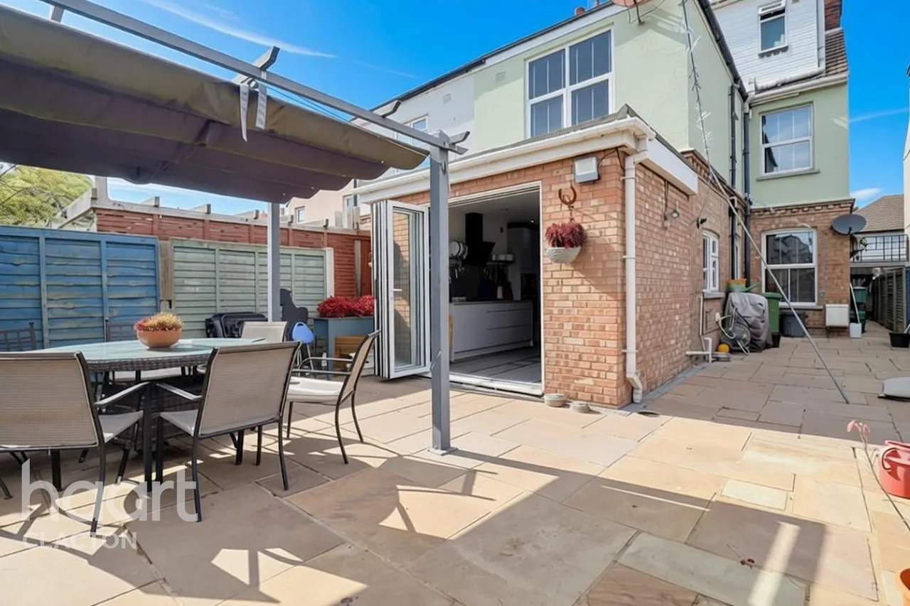 Walton Road, Clacton-On-Sea, CO15, photo 18